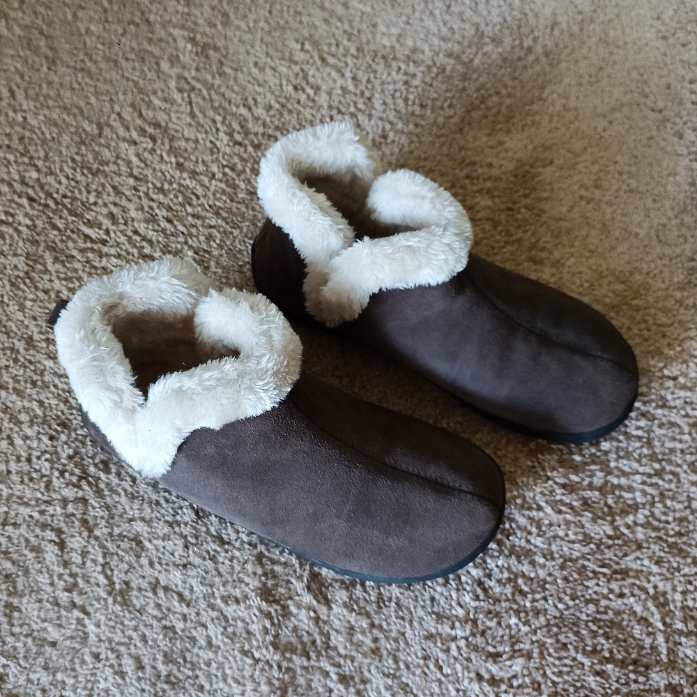 Tempur-Pedic Vallery Faux Fur Bootie Slippers / House Shoes